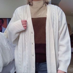❤️2/$20❤️ Vintage cream cardigan